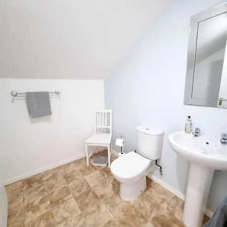 One Bed Holiday Home In The Heart Of Inverness Exterior photo